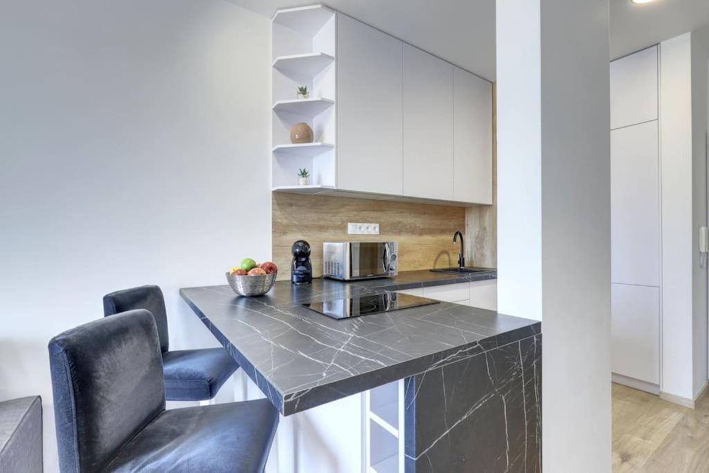 Star Cozy Apartment In A Modern Neighborhood Bratislava Esterno foto